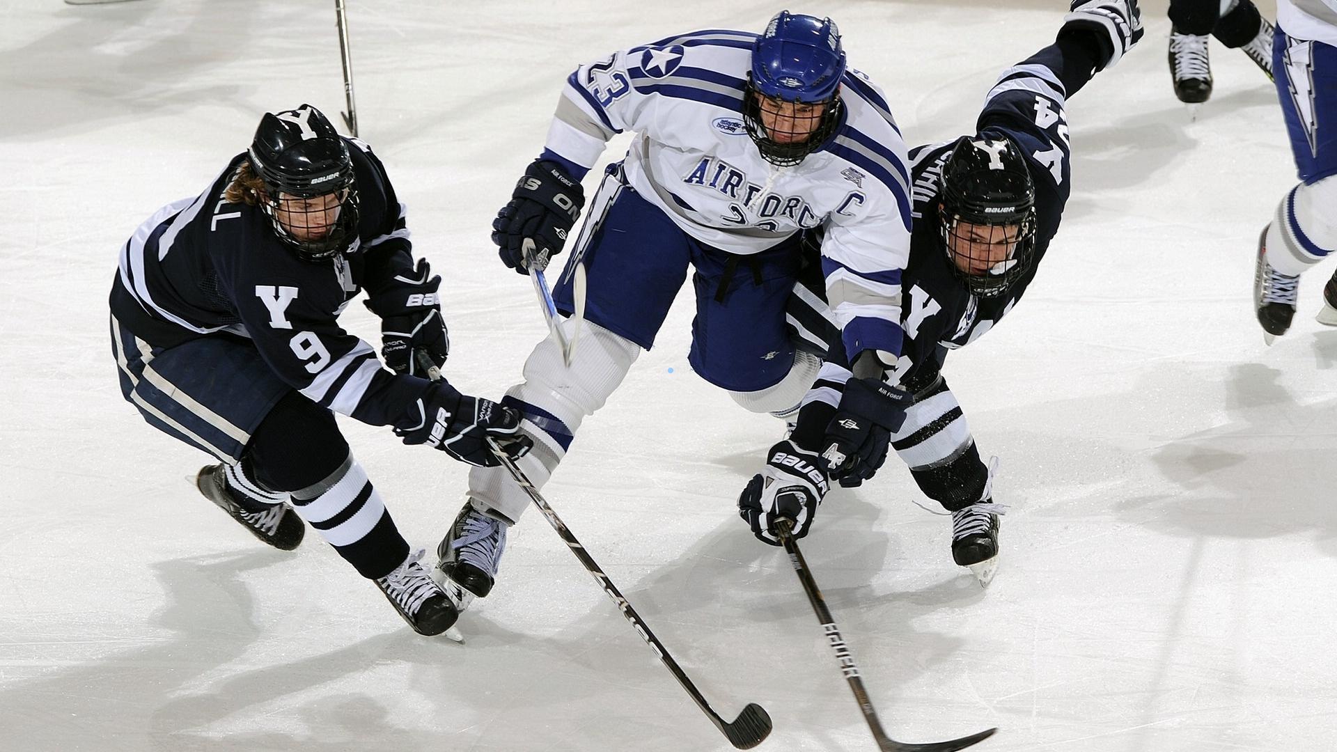 海星体育官网_基德证实浓眉左手受伤，湖人卫冕之路突现变数-第1张图片-海星体育-全球体育赛事直播与实时比分平台